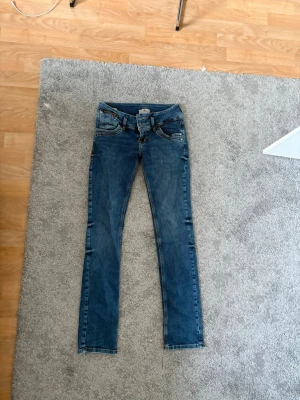 LTB jeans - Ltb jeans i modellen jonquil. Nypris är ca 700. Skriv för mer bilder!