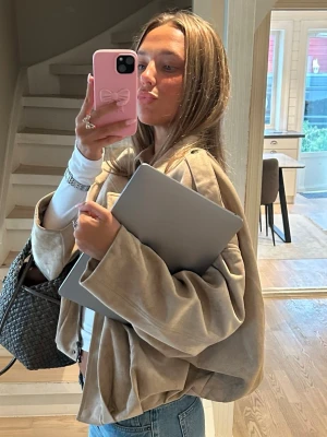Bomber jacka  - Säljer min älskade jacka från meet me there, använd några få gånger och sälj inte längre! 