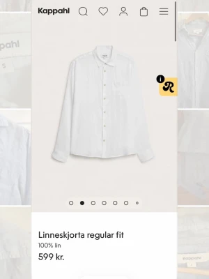 Vit linneskjorta från Kappahl - Klassisk vit linneskjorta från Kappahl i 100% linne. Skjortan har normal passform, lång ärm, bröstficka och knappar framtill. Perfekt för en avslappnad och stilren look.