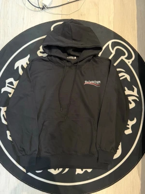 Baalencigga black hoodie - Never used, in amazing condition. Ask DM for more questions and follow insta to join our giveaways!