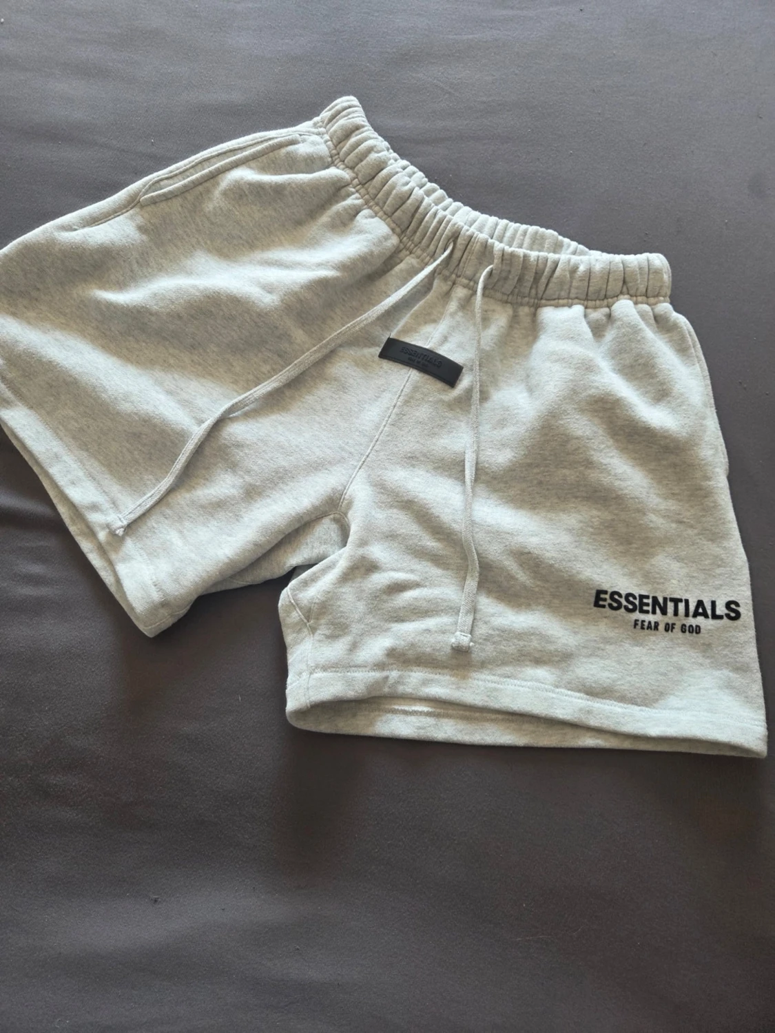 Grå Essentials Fear of God shorts