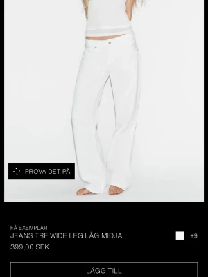 Vita wide leg jeans låg midja Zara - Säljer ett par vita wide leg jeans från Zara med låg midja. Har endast använt de 1 gång.