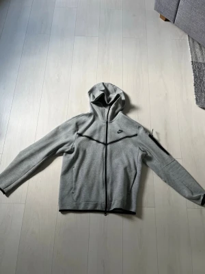 Grå Nike Tech Fleece - Grå Nike Tech Fleece