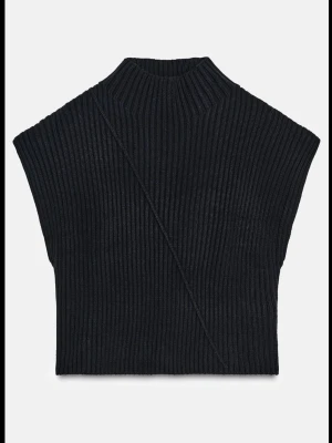 Stickad topp Zara - Mörkblå, helt oanvänd ❣️Söt topp från Zara