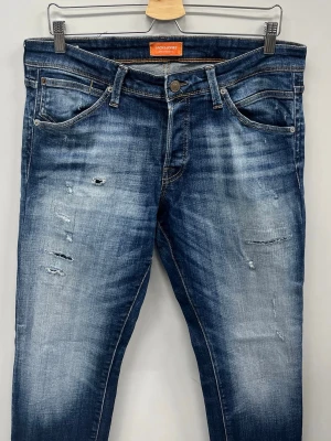 Jack & Jones jeans Slim Glenn - Fint skick utan defekter W34 L32 | modellen är 185 cm, 75 kg och de är lite för korta.
