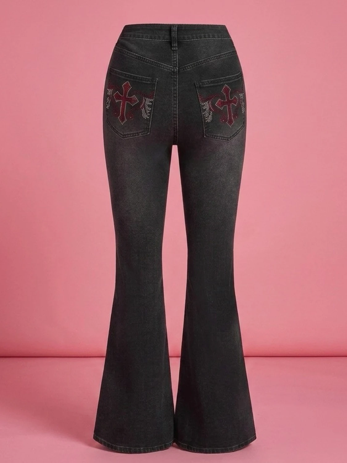 Svarta bootcut byxor med broderad ficka