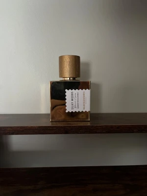 Goldfield & Banks Silky Woods - Säljer min Goldfield & Banks Silky Woods då den inte längre kommer till användning. Det är ungefär 45/50ml kvar. Hör av er om ni har några frågor! :) 