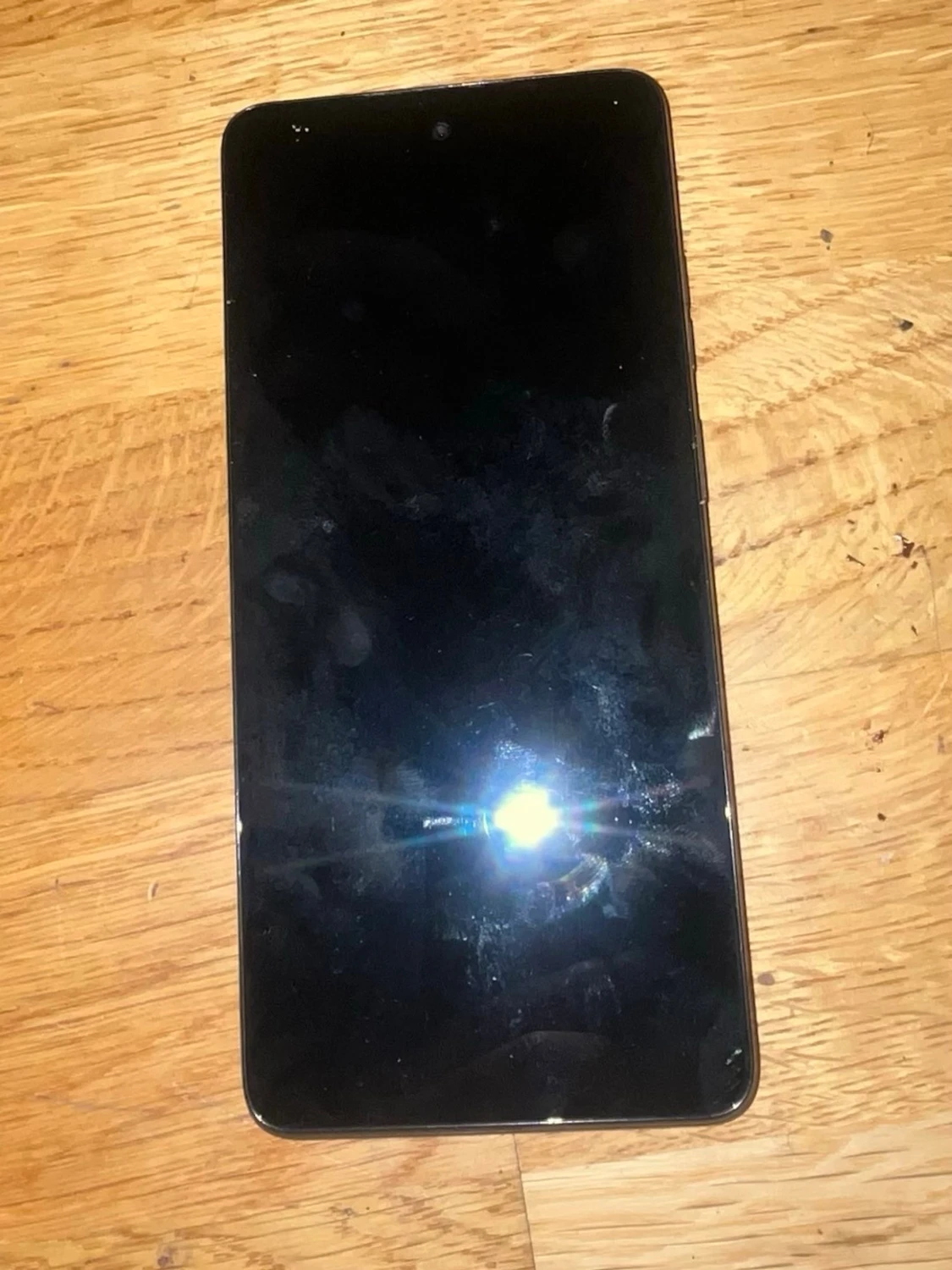 Svart Motorola Android-telefon - 1