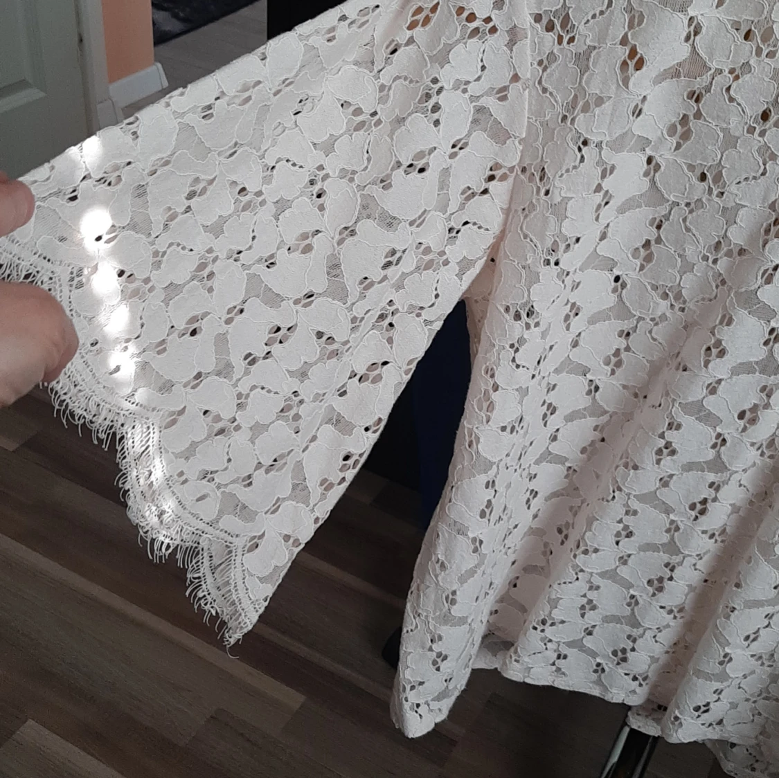 Beige spetsblus från Gina Tricot - 2