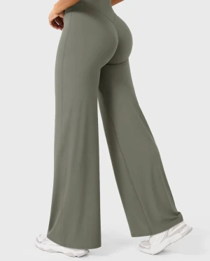 Grågröna vida leggings liknande oner active - Snygga leggings i grågrönt med hög midja och utsvängda ben. Tillverkade i ett stretchigt och mjukt material som sitter skönt på kroppen. Liknande oner active