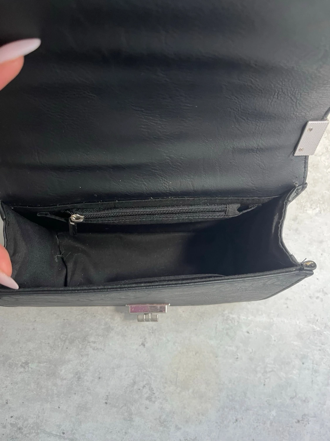 Svart väska - 2