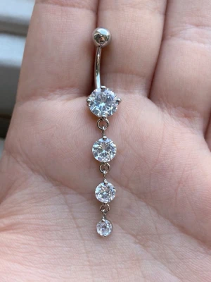 💍NY Oanvänd navelpiercing i Kirurgisk Stål💍 - 🔥 ERBJUDANDE: Få 30% rabatt när du köper 2 valfria piercingar! 🔥  Passa på att fynda och uppdatera din smyckessamling 💖 Skicka ett meddelande vid intresse eller frågor!