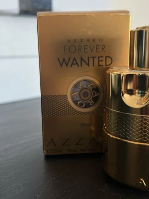 Azzaro Forever Wanted Elixir Parfym - Tjena Jag tar även byte på denna parfym men säljer ochså😊cirka 45 ml kvar i flaskan kom med bud😄