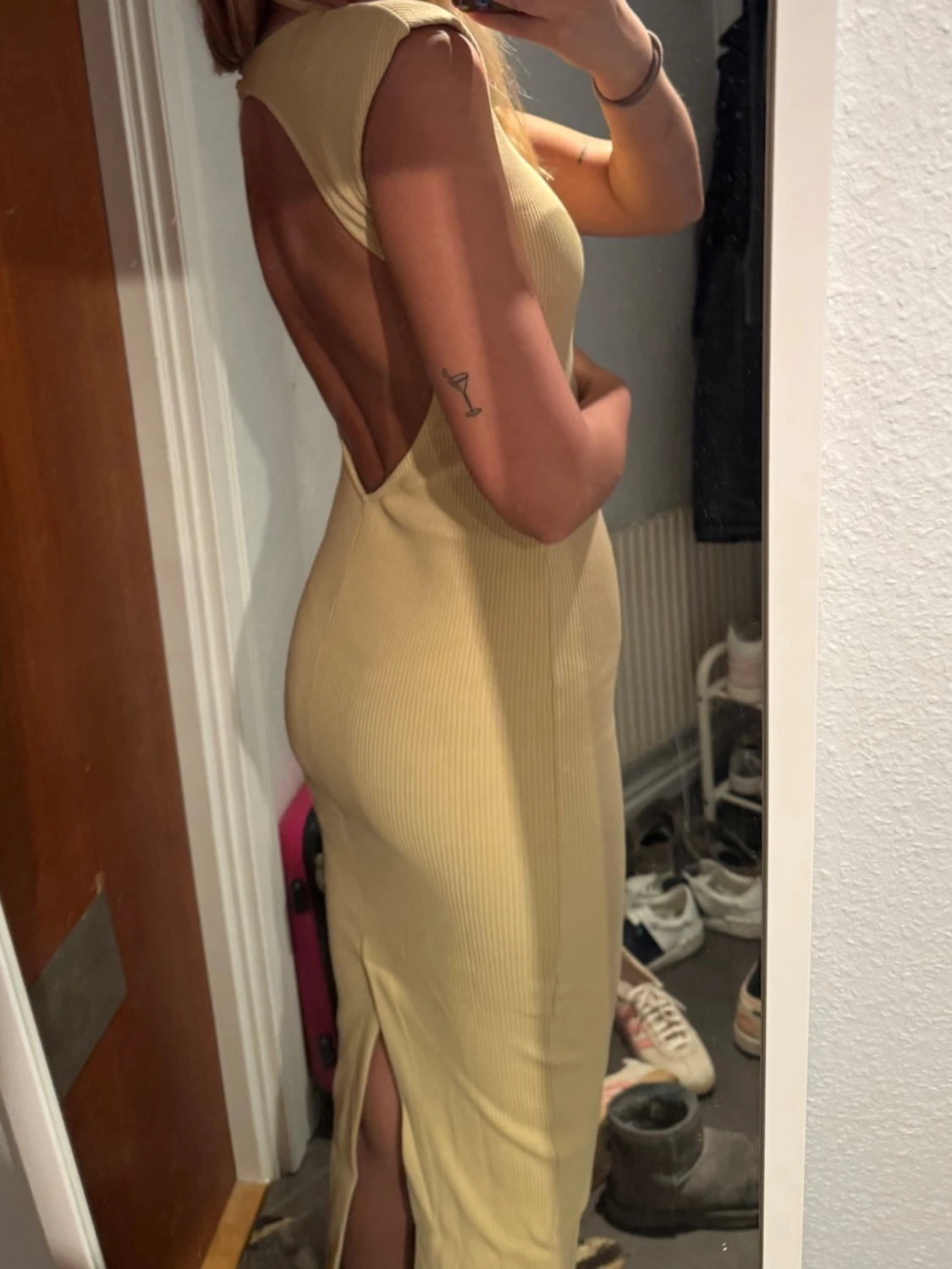 Avora beige maxiklänning - 1