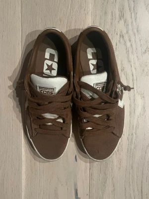Converse cons - Ett par Converse cons i storlek 40,5 i ganska bra skick ingen box  medföljer hör av dig om du är intresserad 