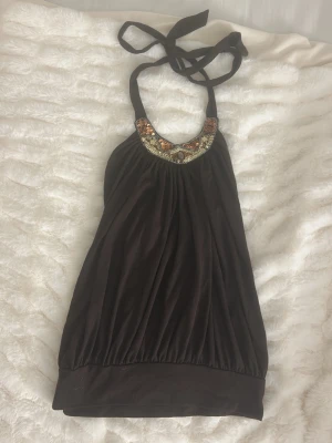 Halterneck topp - Så fin halterneck med paljetter 