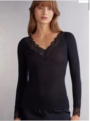 Intimissimi spets tröja - Använd 1 gång, köptes för 550kr. Inga defekter❤️