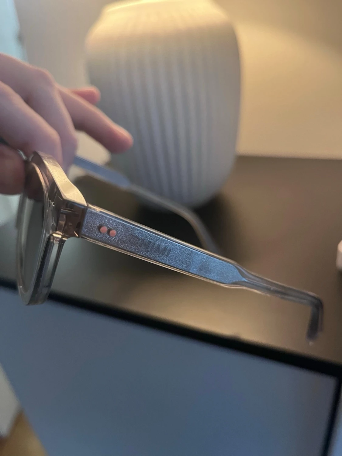 Transparenta/grå solglasögon från Chimi - 2