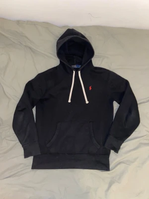 Ralph Lauren Svart Hoodie - Skick: 9/10, inga defekter! Passar XS-S, 165-175 | Pris kan diskuteras!