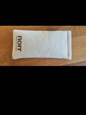 Solglasögon - Solglasögon i fint skick från NORR, sparsamt använda.