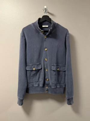 Gran Sasso Cardigan Jacka - ‼️VI TAR EJ BYTEN‼️ Gran Sasso Cardigan | Skick: 8/10  | Storlek L fits M | Fraktar imom 24 timmar efter affär 📦| Hör av dig vid minsta fråga eller fundering 💭 