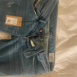 Low waist disel jeans  - As coola jeans från disel som är köpta på Sellpy. Säljs inte längre i butik. Toppen skick och inga täcken på användning. Skriv vid frågor😊