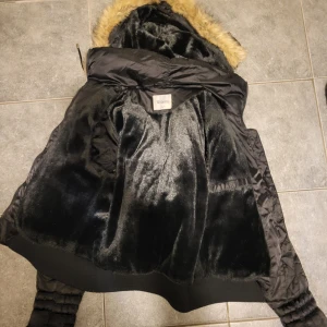 y2k jacka - knappast använt storlek XL men passar som M 