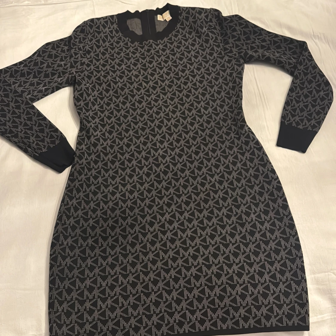 Svart mönstrad klänning från Michael Kors