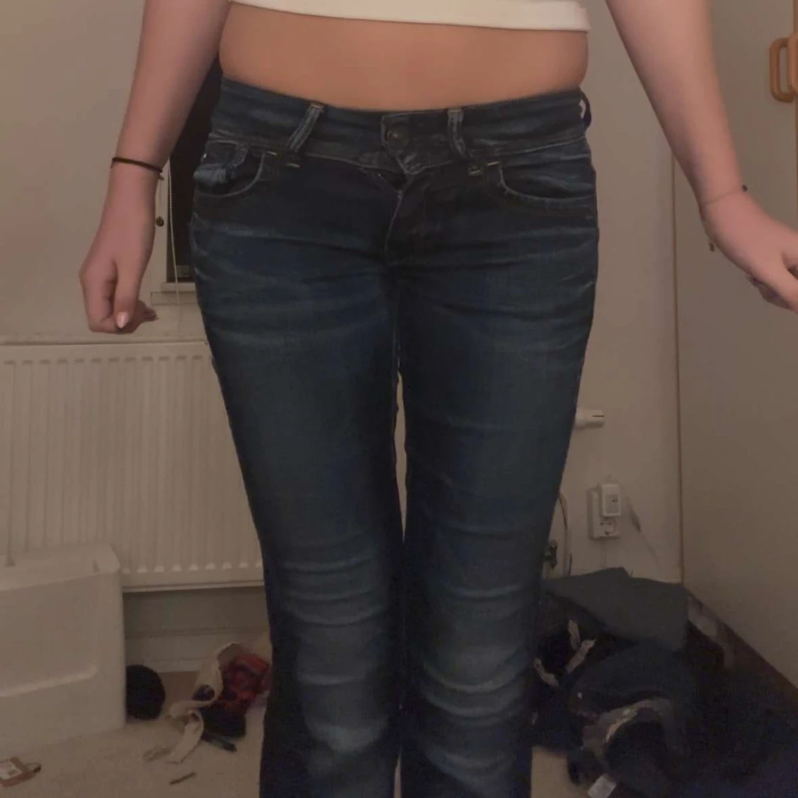 Mörkblå bootcut jeans - 91