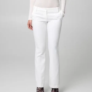 Vita kostymbyxor - Fina vita lågmidjade kostymbyxor som är från BIKBOK i modellen Vera. 🫶🏽