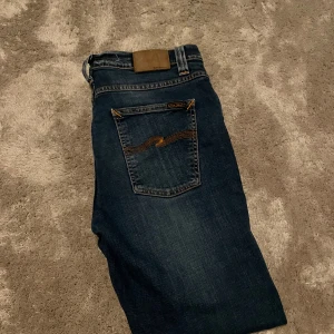 Nudie jeans - Grymt bra skick! Storlek: 33/32