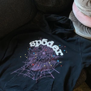 Sp5dr hoodie - Dm för mer info. 