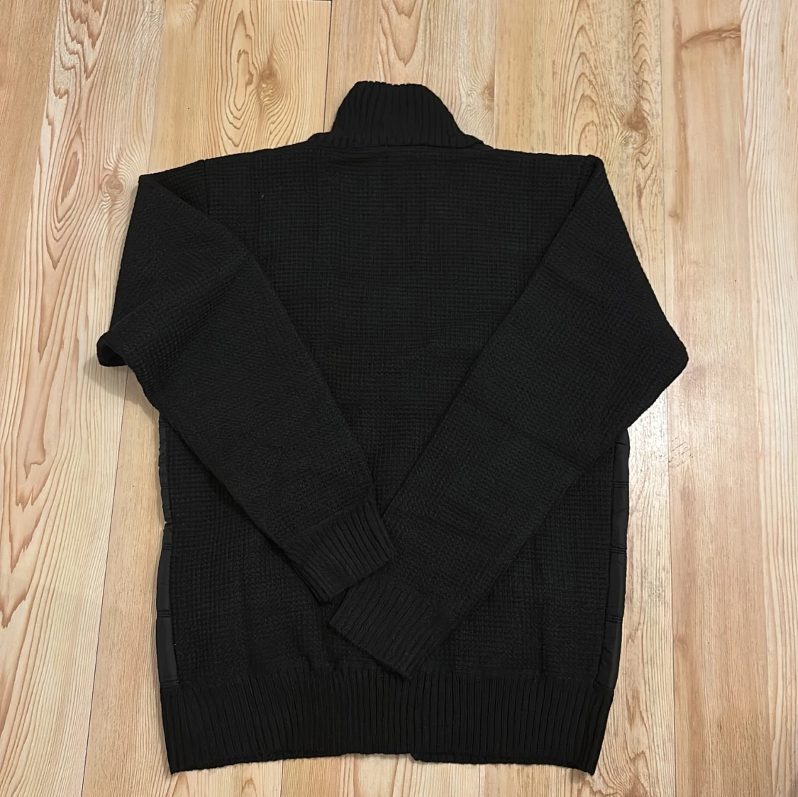 Svart quiltad jacka med dragkedja - 1