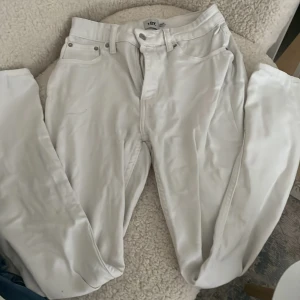 Jeans - Vita skinnyjeans från Lager 157