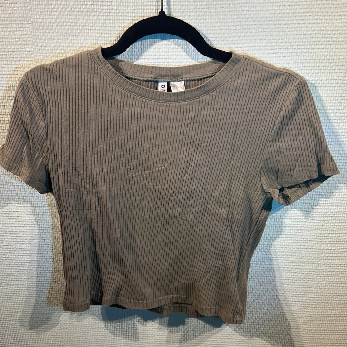 Grön ribbad t-shirt