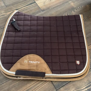 Trinty schabrak  - Fint men ändå andvänt schabrak, finns några fläckar med färg på som du er på bilden