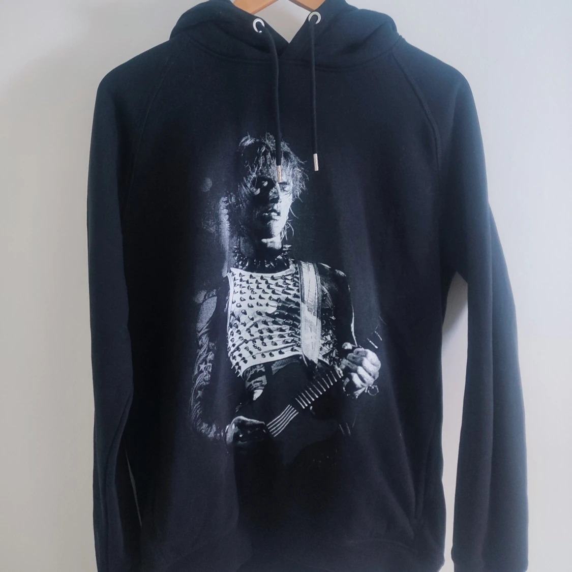 Svart hoodie Machine Gun Kelly