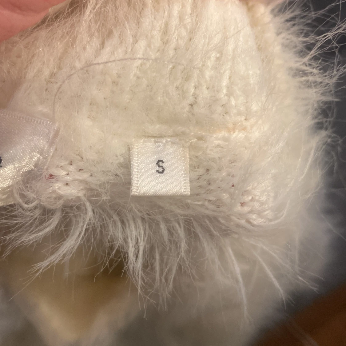 Vit fluffig tröja från Carin Wester - 3