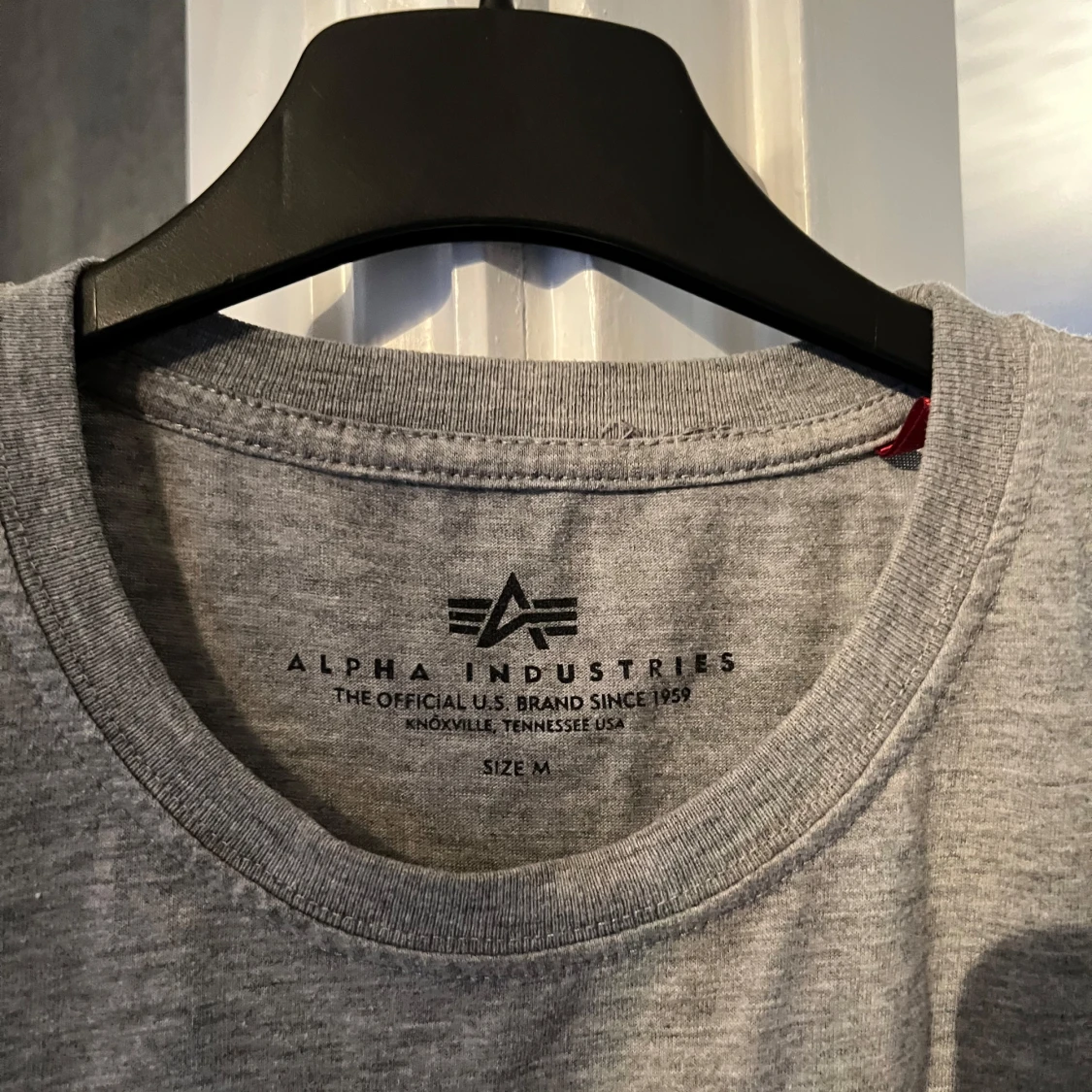 Grå t-shirt från Alpha Industries - 2