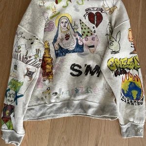 Saint Michael Hoodie - Sparsamt annvänd saint Michael hoodie i väldigt gott skick.pris går att diskutera. Skriv om ni har några funderingar