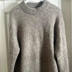 Stickad tröja  - Wool och alpacka tröja från hm i stl s💞