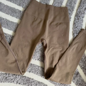 Alphalete leggings - Aldrig använda. Storlek XS, men passar även S.
