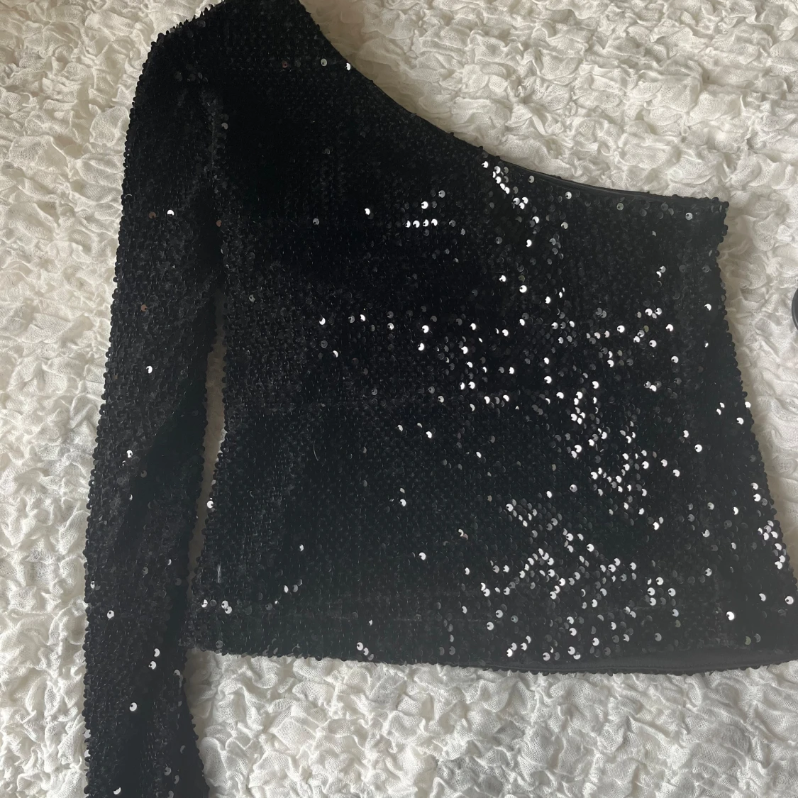 Fest topp från bikbok. En arm  - 91