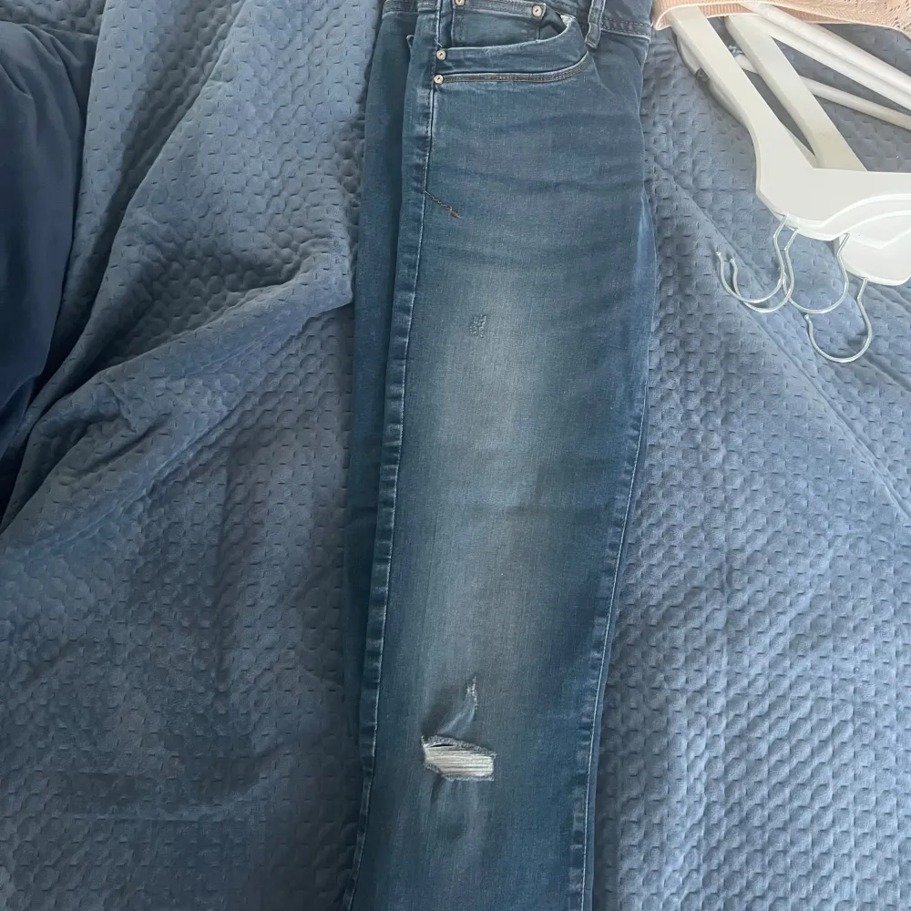 Snygga LTB jeans , har klippt jeansen lite ! Inga defekter och bara använda en gång . Jeans & Byxor.