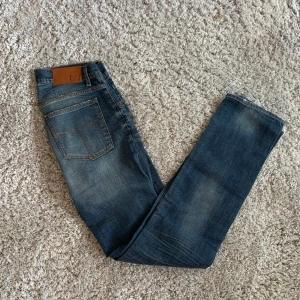 Tiger of Sweden jeans  - Att par blåa jeans från Tiger of Sweden i stl. 32/34. Hör av dig vid minsta fundering eller fråga;)