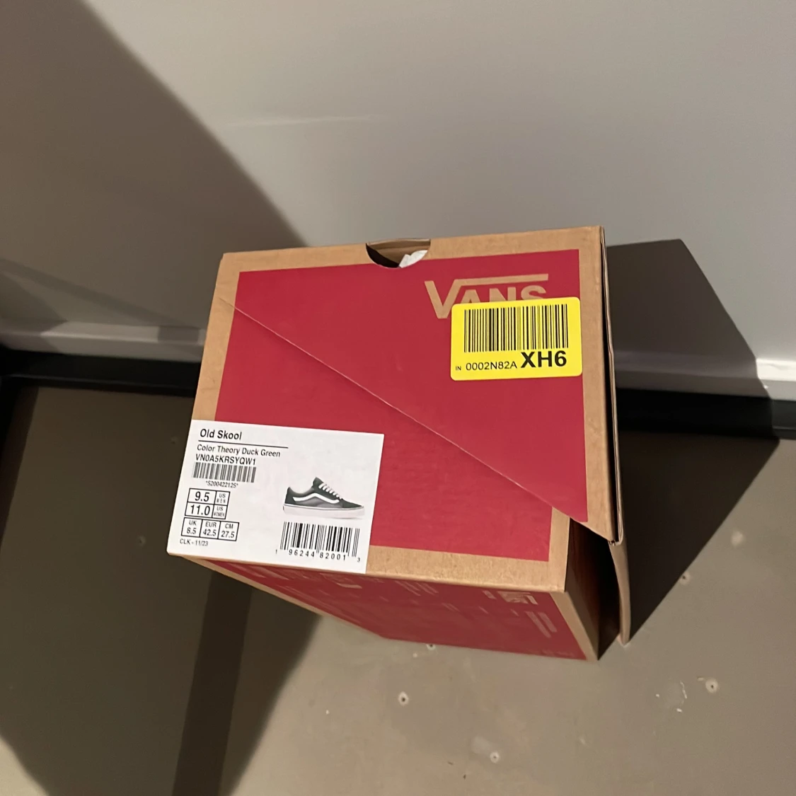 Ett par Vans old skool i färgen duck green storlek 42,5 - 91