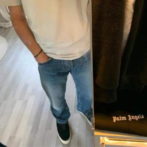 Säljer ett par feta tiger of Sweden jeans köpta här på plick för att dem inte passar mig. Storlek 32-34