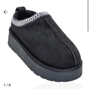 Lager 157 platform skor - Hej! Säljer mina platform skor från lager 157 då dem är försmå. Dem är endast testade. Stl 38-39🌸 