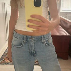 Old navy lowwaist jeans - Skitsnygga lowrise old navy jeans köpa på vibted men passade tyvärr inte mig ❤️