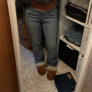 Low waist jeans  - Low waist jeans från Gina (young) I strlk 158. Bra skick och bara använda några få gånger.
